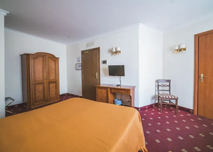 Gh San Giusto Отель 3*